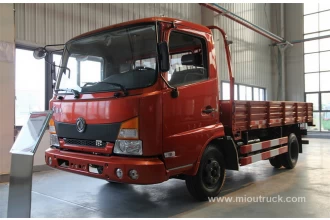 China Marca líder euro3 Dongfeng 4x2 130HP 2 ton caminhão de despejo mini fabricante