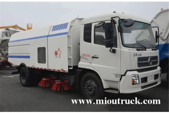 Tsina Dongfeng 4x2 6 ton rated timbang 7m³ kalye sweeper truck Manufacturer