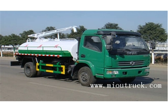 China 4 x 2 caminhão fecal Drive roda nova aspiração Dongfeng 6500 litros de esgoto sucção de lodo séptico sucção cisternas para venda fabricante