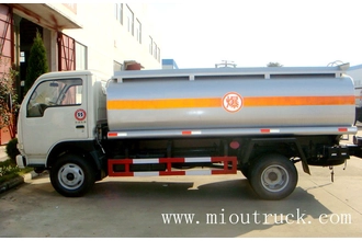 China Dongfeng 110hp 4 * 2 Memandu kenderaan pengangkutan petrol jenis pengilang