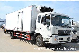 China Dongfeng 4X2 32m³ Refrigerator Truck manufacturer