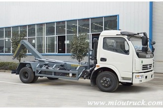 ประเทศจีน Dongfeng 4x2 6 ลูกบาศก์เมตรข้ามสูงอายุบรรทุกขยะมูลฝอย ผู้ผลิต