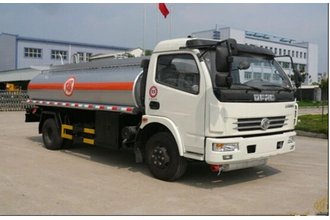 China Dongfeng duolika 8CBM Liquid tanker truck pengilang