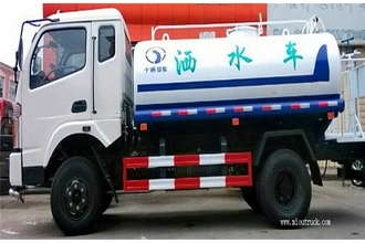 الصين New 95 hp 4x2  Water sprinkler Tanker Trucks الصانع