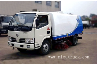 China Small Dongfeng road sweeping truck 4*2  2t road sweeping truck pengilang