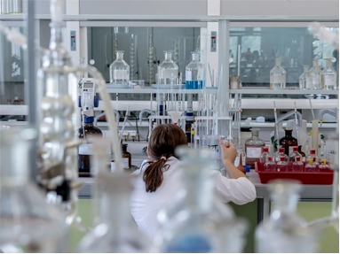 Cina Capacità di ricerca e sviluppo delle materie prime PU produttore