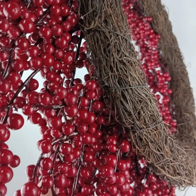 Senmasine Couronnes de baies rouges de Noël de 61 cm pour porte d'entrée d'hiver, décoration suspendue à la ferme