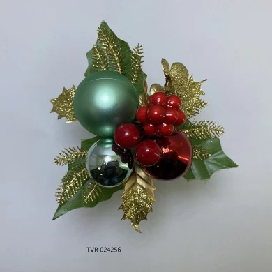 قطع سينماسين التوت الاصطناعي لعيد الميلاد مع أوراق خضراء فرع كرة لامعة لتزيين عطلة عيد الميلاد بنفسك