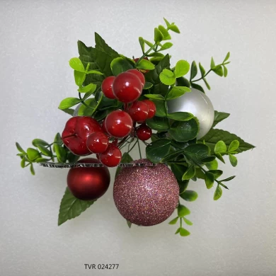Plettri natalizi Senmasine con bacche artificiali con foglie verdi, ramo, ornamenti con palline glitterate, decorazioni natalizie fai da te