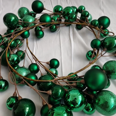 Ghirlande di palline di Natale verdi Senmasine da 1,8 m per decorazioni natalizie da appendere in casa, per interni ed esterni