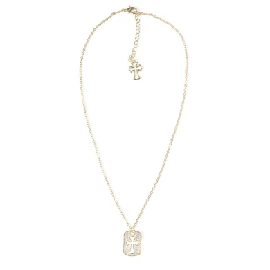 Ожерелье из циркония с крестообразным квадратным кулоном.