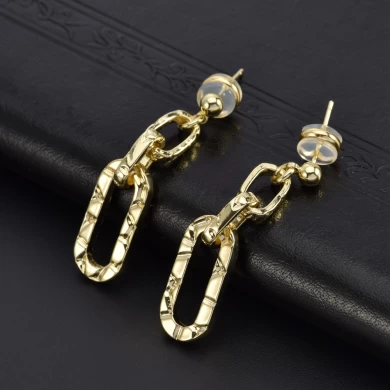 Textured Curved Chain 18K Gold Plated Earring.
