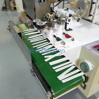 Hoge snelheids automatische film die de enige verpakkingsmachine van de bamboetandenstoker met papieren filmzak verzegelt