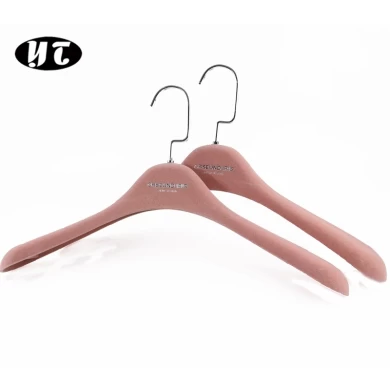 Eleganter Anit Slip China Kleiderbügel Lieferant rosa Samt Kunststoff Kleiderbügel [PLS027]
