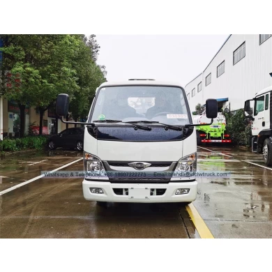 Foton 3000liters小型粪便吸车待售
