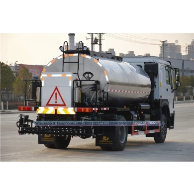 Camion de distributeur d'asphalte Howo 12cbm