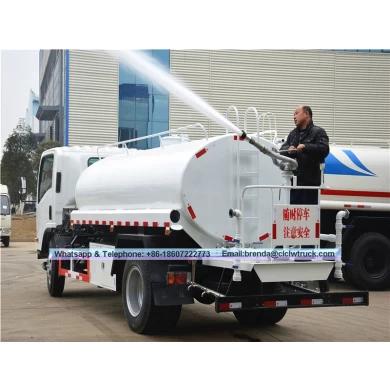 Japonais Isuzu Water Truck 5000liter, 4x2 Japan Isuzu Water Tank Truck, mini fournisseur de camion-réservoir d'eau Japon