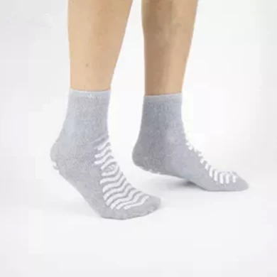 La poignée antidérapante faite sur commande d'hôpital de glissement chaussettes chaussettes médicales en vrac de pantoufle d'hôpital