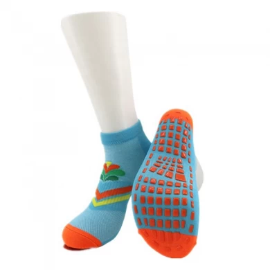 Wholesale grippy socks non slip grip socks trampoline socks usa gymnastic bulk for trampoline indoor parks