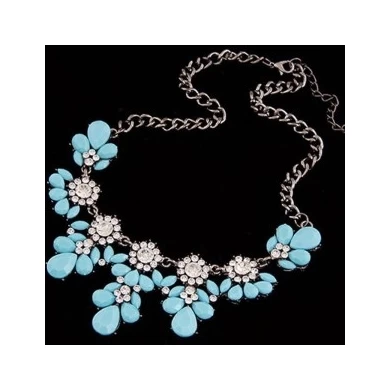 Flower Necklace Fresh Sweet Lady Neck Short Alloy Chain Accessory Birthday Anniversary Gifts for Women Mom Wife
