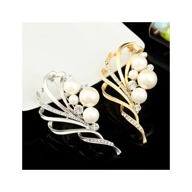 Pearl Garment Brooch for Women as Birthday Anniversary Gifts Gold Plated Micro Pave Personality Freshwater Brooch