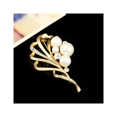 Pearl Garment Brooch for Women as Birthday Anniversary Gifts Gold Plated Micro Pave Personality Freshwater Brooch