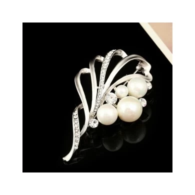 Pearl Garment Brooch for Women as Birthday Anniversary Gifts Gold Plated Micro Pave Personality Freshwater Brooch
