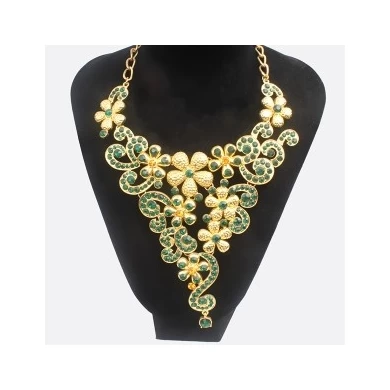 statement crystal flower vintage boutique pendant necklace N90077