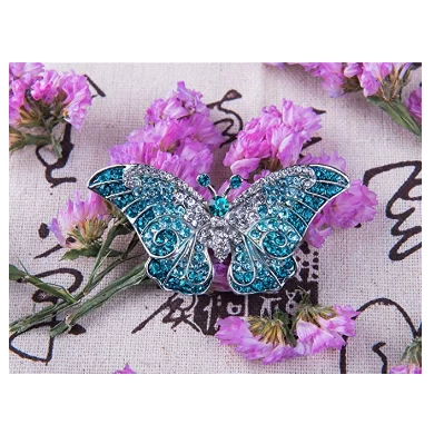 2018 Fashion Winged Butterfly  Crystal Rhinestones Brooch Pin Mulit Color  Brooch for girls or Wemen