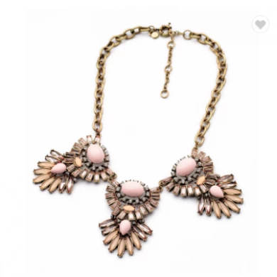 2018 Hot Selling Pink Resin Stone Pendant Necklace For Women Heart Necklace Fashion Jewelry