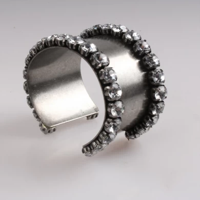 Custom design high quality die copper ancient silver plated bangle womens bracelets artificial jewellery online