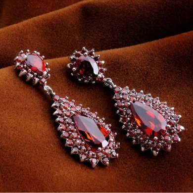 Personalizados pendientes al por mayor venta caliente retro vintage aleación cobre mujeres plata aretes de oro de circón corazón amor