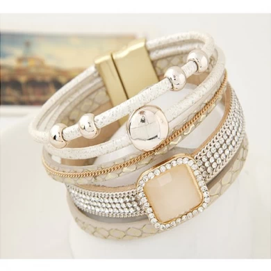 Europa und die Vereinigten Staaten Retro Trend Multi-Layer-Armband Koreanisch Fashion Leather Ultra-Wide Magnet Schnalle Armband Großhandel Online-Schmuck