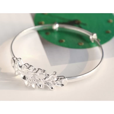 Fashion Sliver Bracelet with Carve Flower for Woman Gift