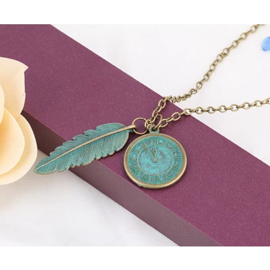 Gold Alloy Vintage Style Leaf Clock Shape Pendant Necklace Wholesale