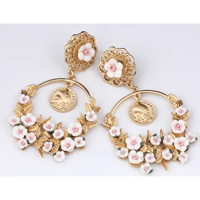 Hot Sale Imitation Schmuck Europa und die Vereinigten Staaten Pastoral Wind Luxury Soft Keramik Wasser Tropfen Ohrringe Münzen Schönheit Kopf Retro Blumen Ohrringe