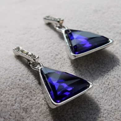 Schmuck Großhandel Hersteller Großhandel Hot Sale Geometric Style Multi-glossy Austrian Crystal Triangle Ohrringe
