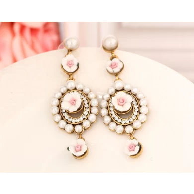 Palace retro temperament earrings Europe and the United States new sea Amoy soft pottery environmental water droplets alloy pearl gold studs earrings