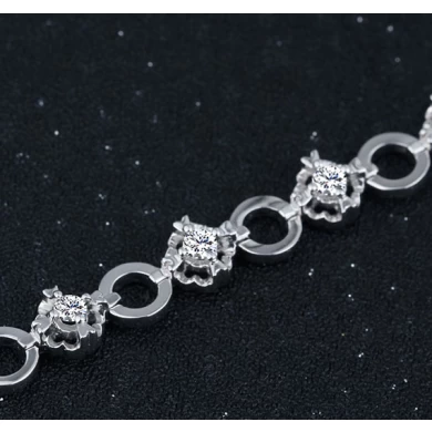 Professional Supplier 18K White Gold Diamonds 4C Bracelet Bangle for Woman