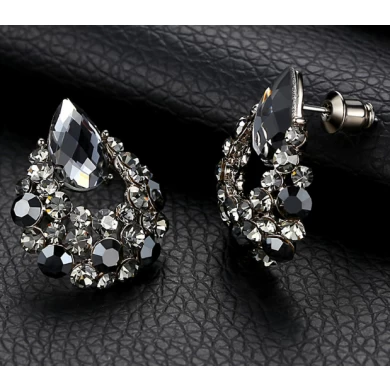 Retro European Style Zinc Alloy Stud Earrings Manufacturer in China