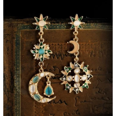 Special Retro European Style Zinc Alloy Artificial Gemstone Earrings Manufacturer in China