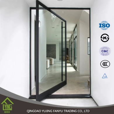 Alibaba modificado para requisitos particulares el tamaño bajo en hierro templado de vidrio para la puerta del cuarto de baño con estándar del CE