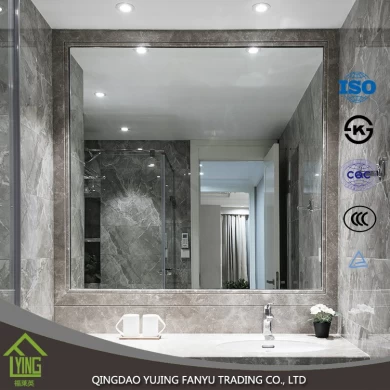 Высококачественная современная ванная комната с серебряным зеркалом