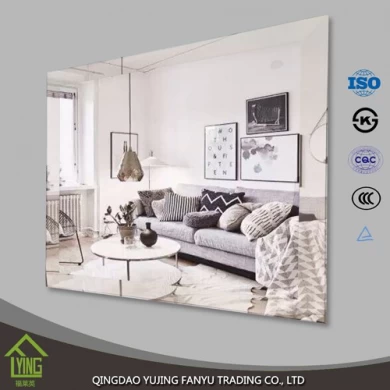 Modernes Wohnzimmer mit voller Länge Wand-Spiegel mit CE
