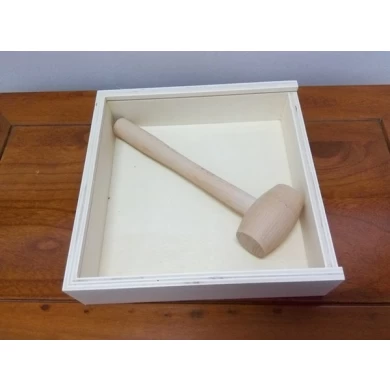 Boîte cadeau en bois contreplaqué de peuplier avec marteau pour chocolat
