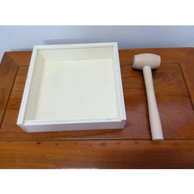 Caixa de presente de madeira compensada de álamo com martelo para chocolate