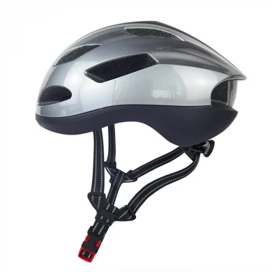 New-navrhl aerodynamické větrané silniční helma