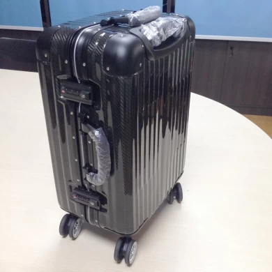 オートクレーブプロセスにおける炭素繊維のスーツケース