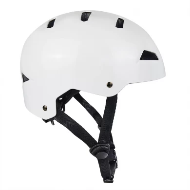 CPSC / CE規格のファッションデザインハードシェルインジェクションテクノロジースクーターヘルメットとバイクヘルメット