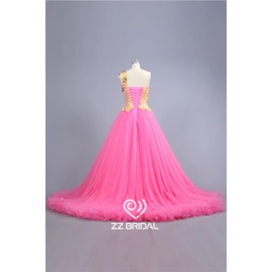 appliqued الديكور 2016 أحدث الأصفر جبر الدانتيل واحدة في الكتف وردي فستان الزفاف الصين